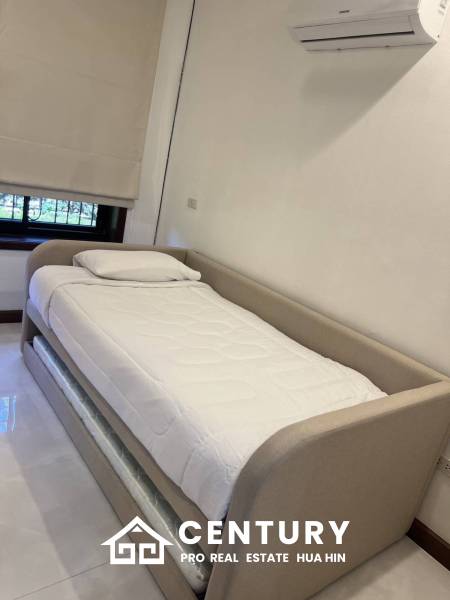 ORCHID VILLA :Newly Renovated 3-bedroom with a private Pool