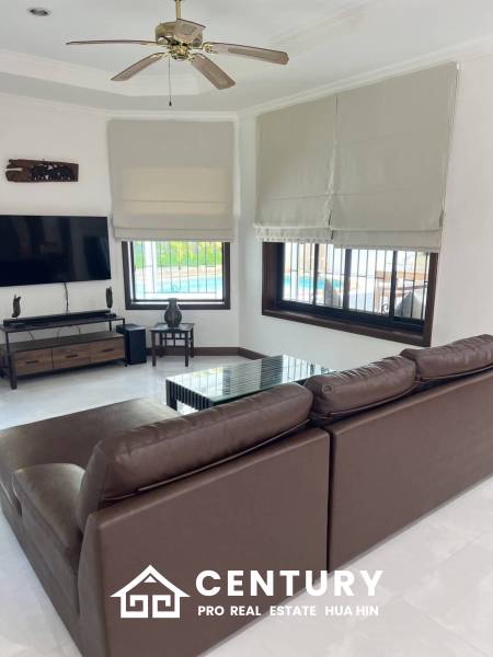 ORCHID VILLA :Newly Renovated 3-bedroom with a private Pool