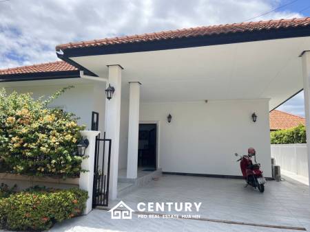 ORCHID VILLA :Newly Renovated 3-bedroom with a private Pool