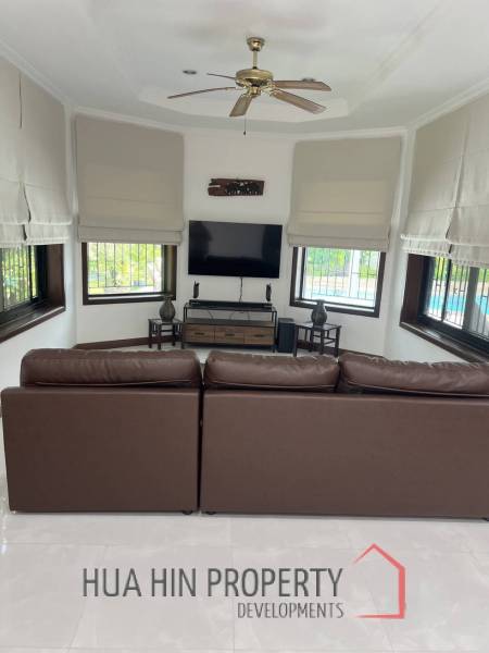 ORCHID VILLA :Newly Renovated 3-bedroom with a private Pool