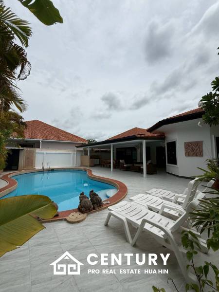 ORCHID VILLA :Newly Renovated 3-bedroom with a private Pool
