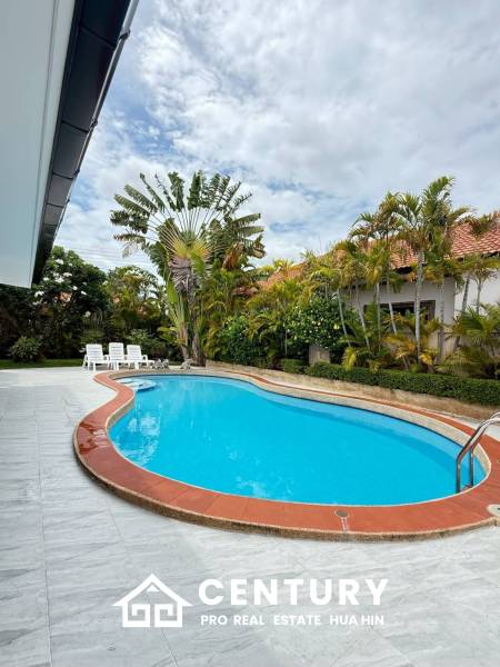 ORCHID VILLA :Newly Renovated 3-bedroom with a private Pool