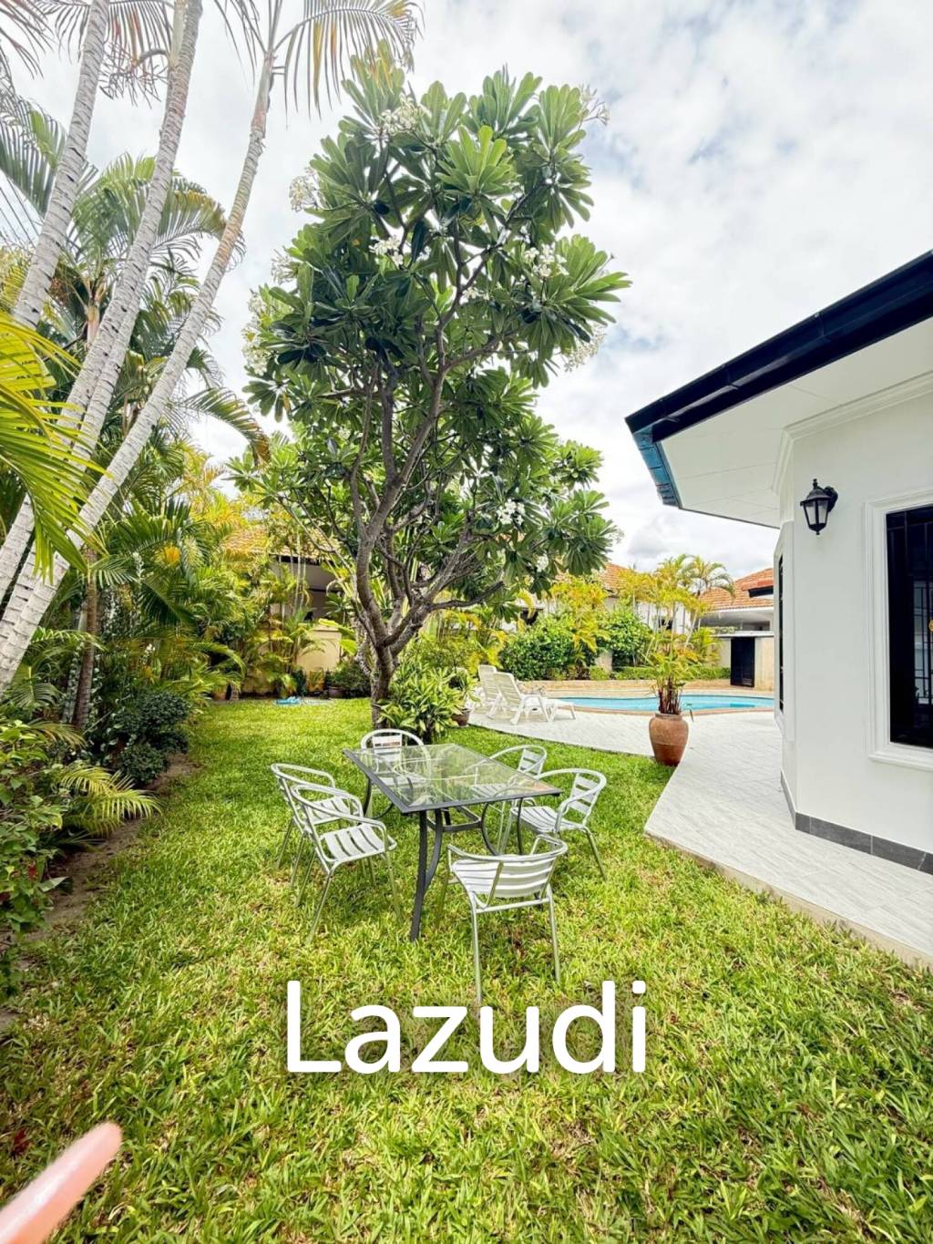 ORCHID VILLA :Newly Renovated 3-bedroom with a private Pool