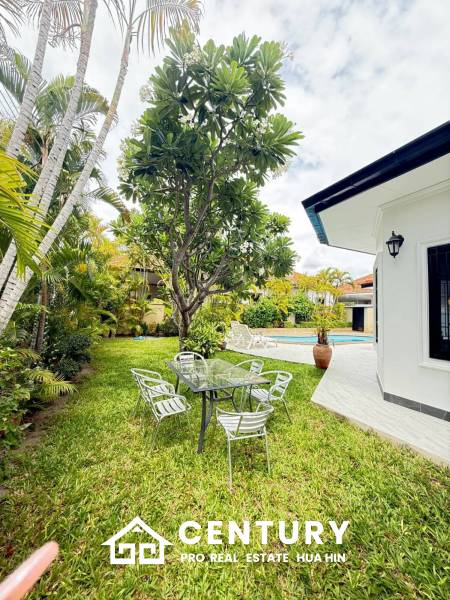 ORCHID VILLA :Newly Renovated 3-bedroom with a private Pool