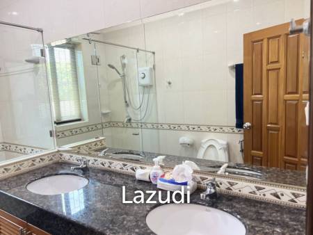 ORCHID VILLA :Newly Renovated 3-bedroom with a private Pool