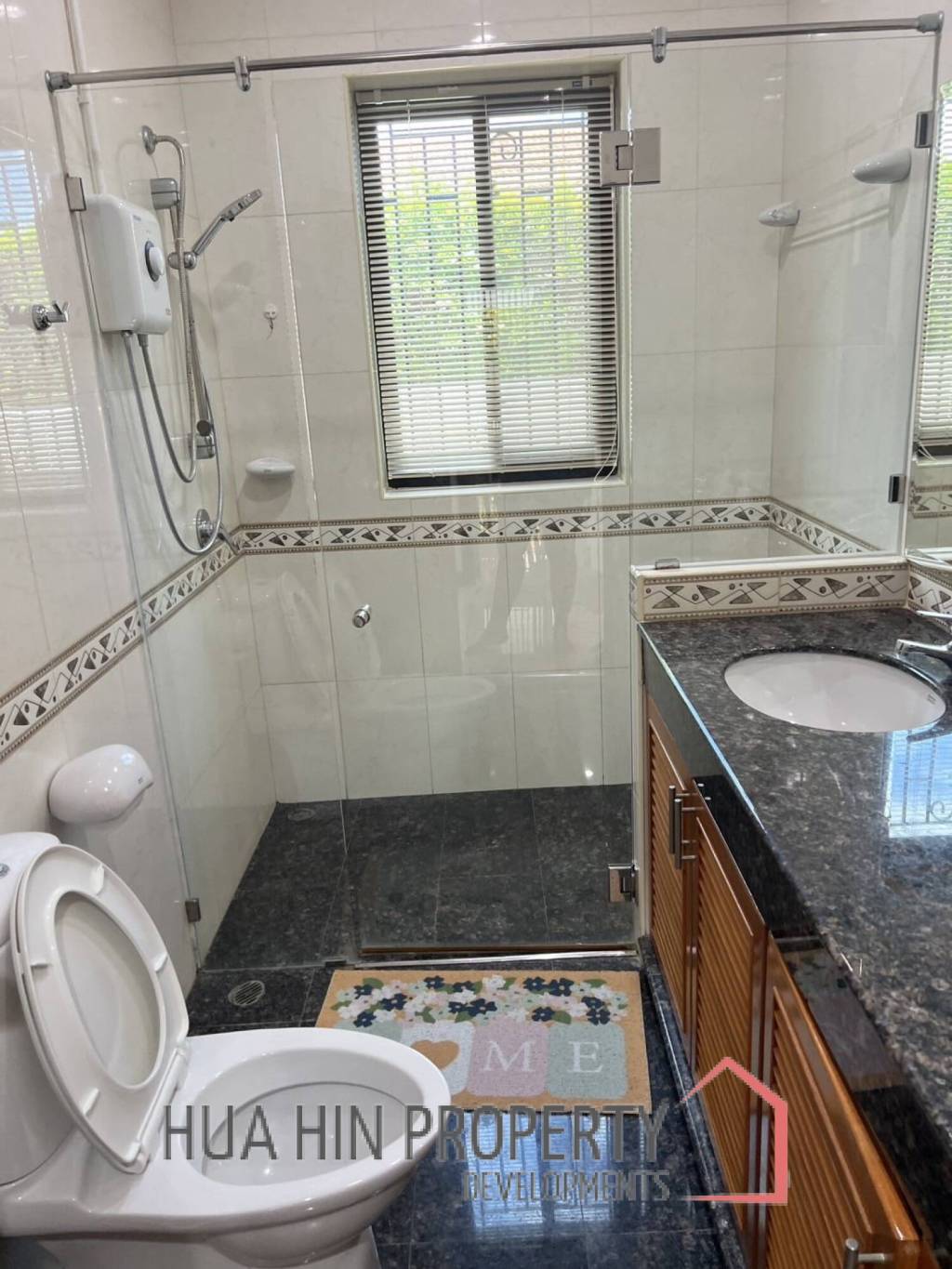 ORCHID VILLA :Newly Renovated 3-bedroom with a private Pool