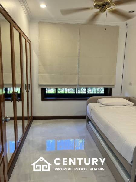 ORCHID VILLA :Newly Renovated 3-bedroom with a private Pool