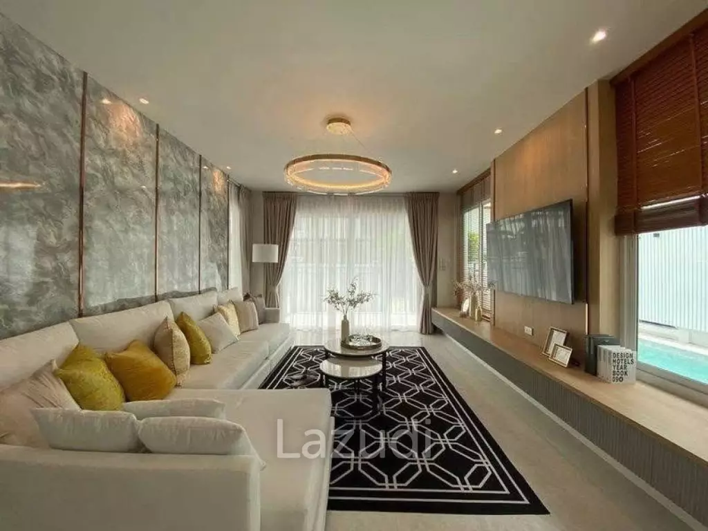 4 Beds 4 Baths 226 SQ.M. The Villas Rachawadee
