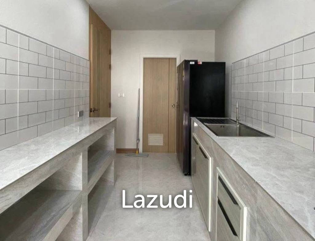 4 Beds 4 Baths 226 SQ.M. The Villas Rachawadee