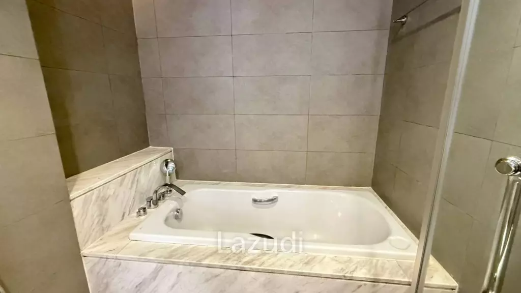 162 sqm 3 Bed Condo on 7th Floor at Piya Residence Khlong Toei Bangkok