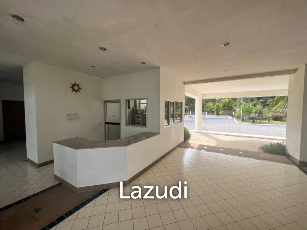 KREDSAI : 2 storey 7 bed freehold beachfront villa