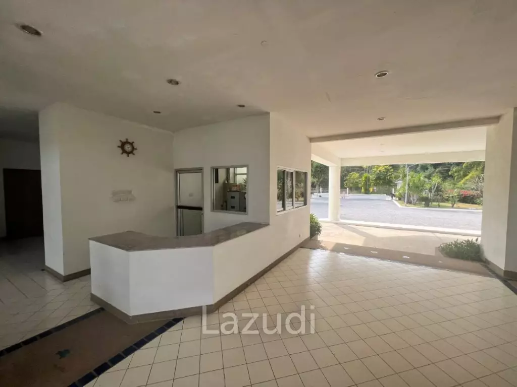 KREDSAI : 2 storey 7 bed freehold beachfront villa