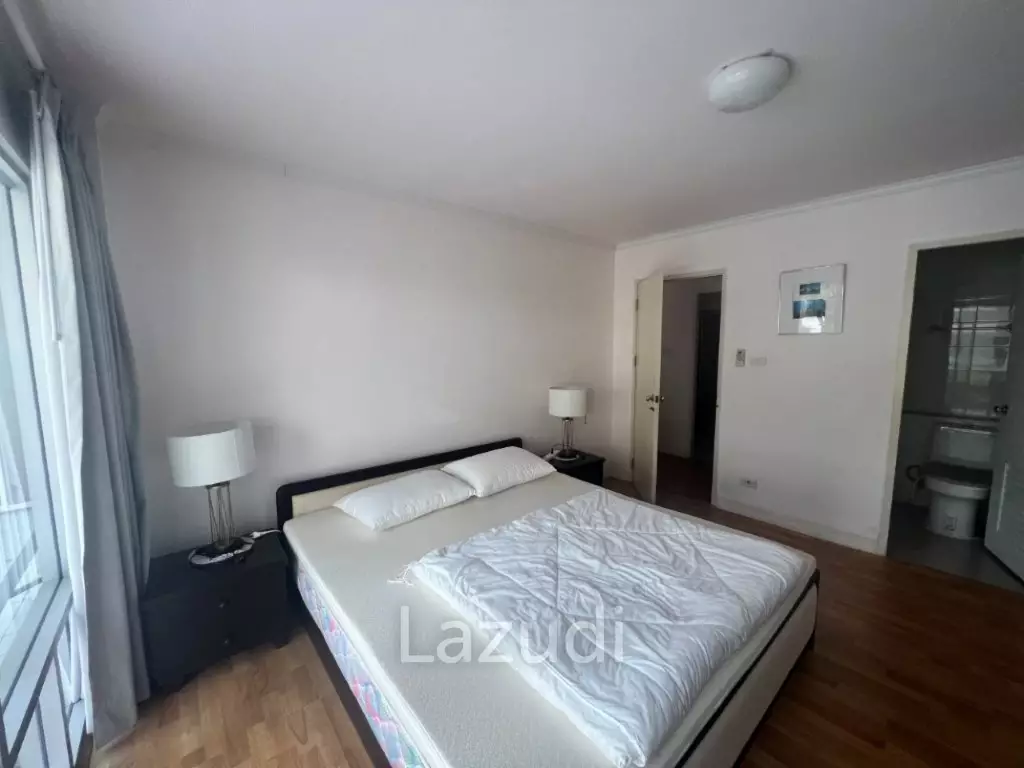 KREDSAI : 2 storey 7 bed freehold beachfront villa
