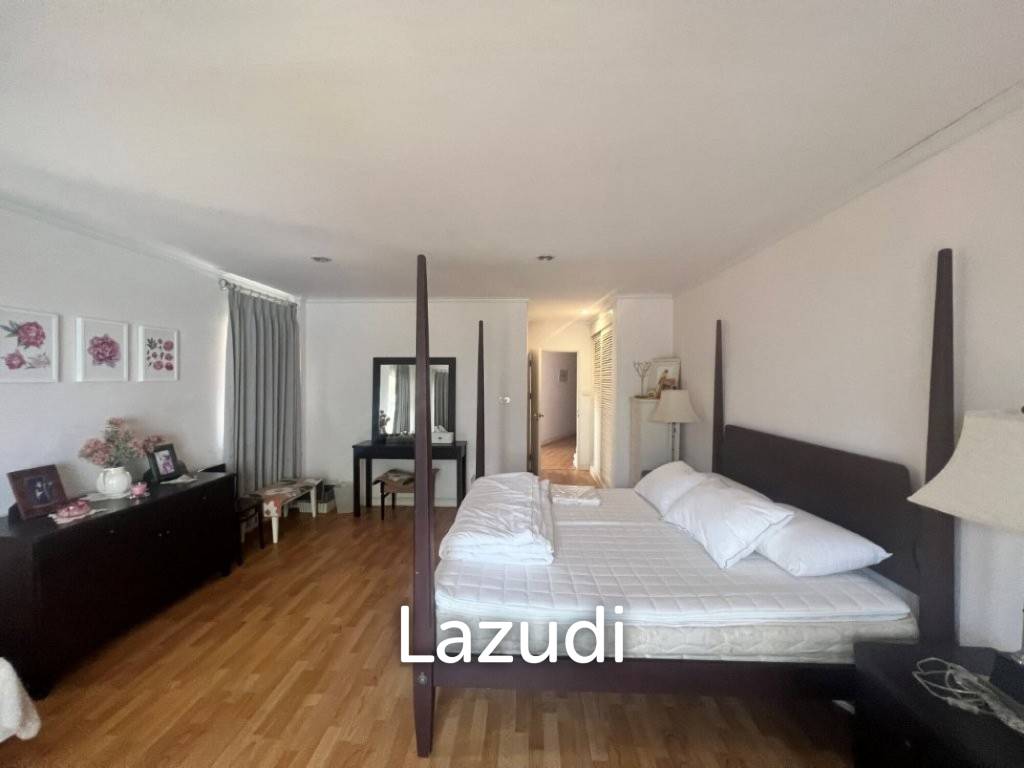 KREDSAI : 2 storey 7 bed freehold beachfront villa