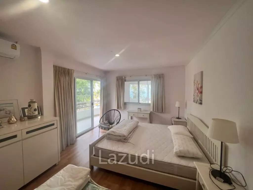 KREDSAI : 2 storey 7 bed freehold beachfront villa