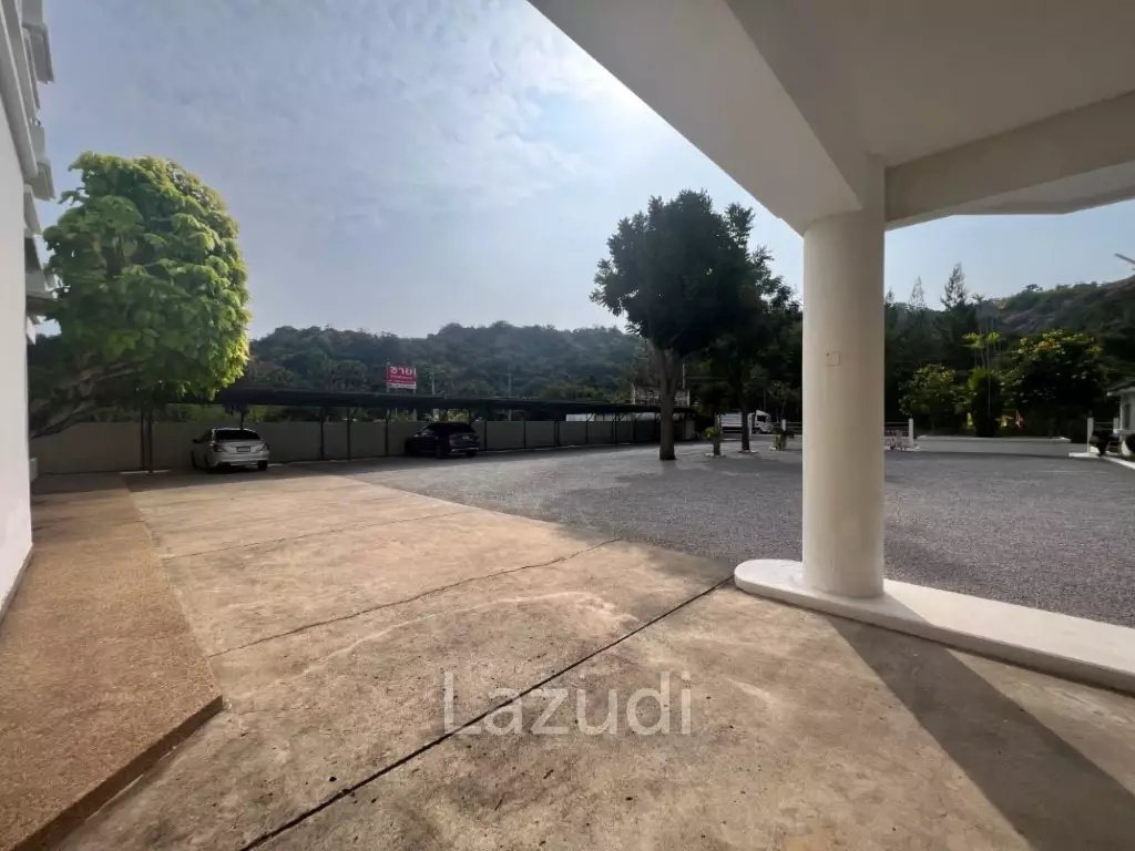 KREDSAI : 2 storey 7 bed freehold beachfront villa