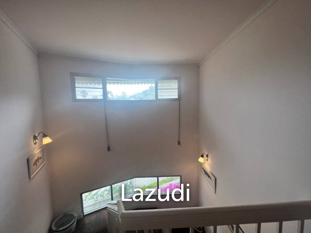 KREDSAI : 2 storey 7 bed freehold beachfront villa