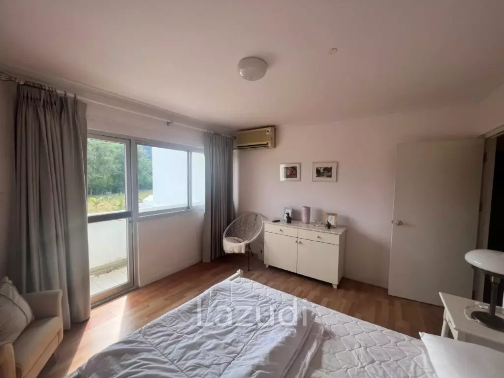KREDSAI : 2 storey 7 bed freehold beachfront villa