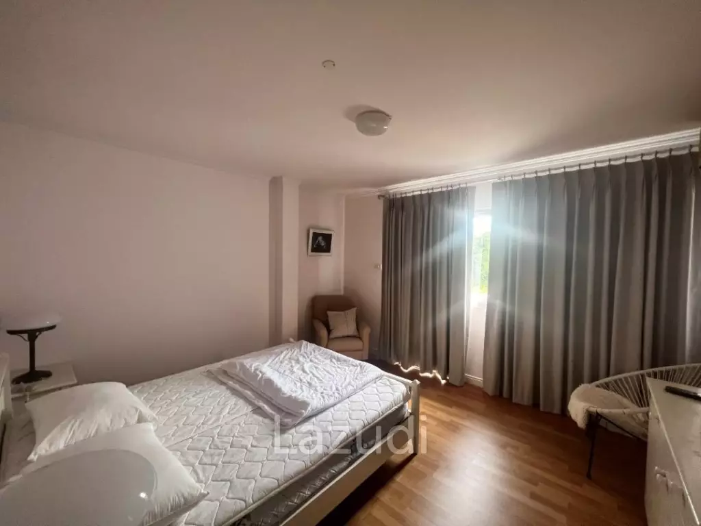 KREDSAI : 2 storey 7 bed freehold beachfront villa