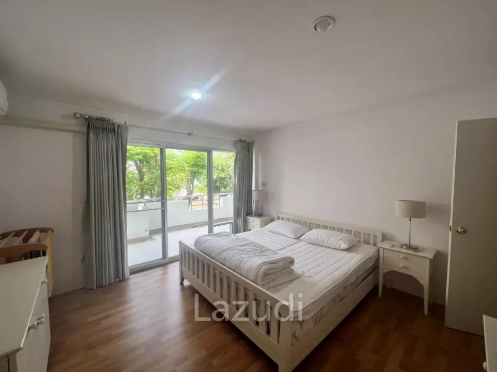 KREDSAI : 2 storey 7 bed freehold beachfront villa