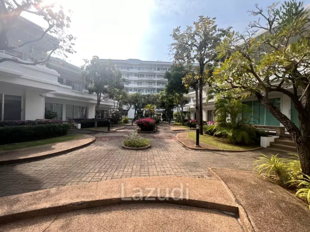 KREDSAI : 2 storey 7 bed freehold beachfront villa