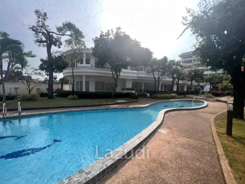 KREDSAI : 2 storey 7 bed freehold beachfront villa