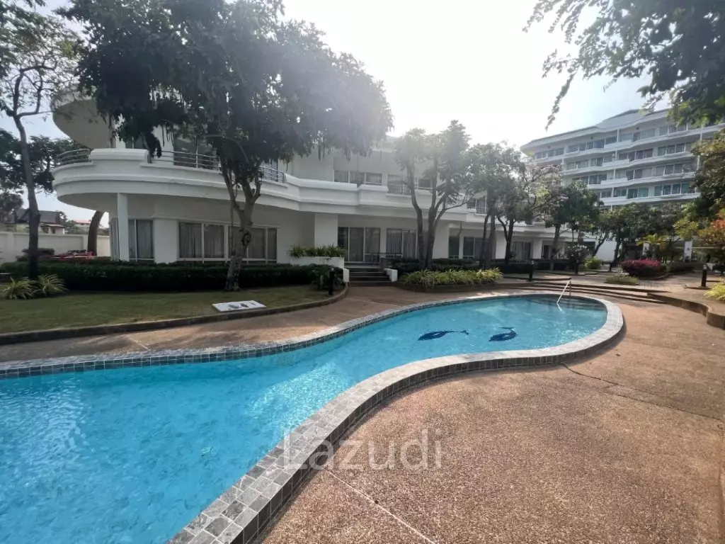 KREDSAI : 2 storey 7 bed freehold beachfront villa