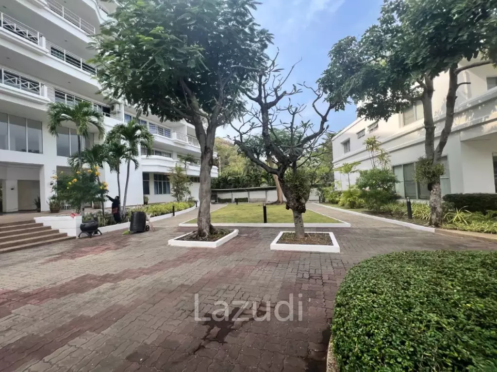 KREDSAI : 2 storey 7 bed freehold beachfront villa