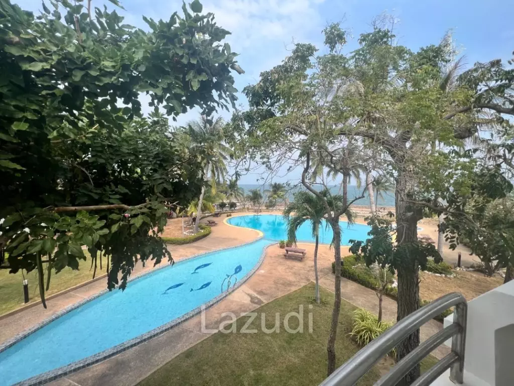 KREDSAI : 2 storey 7 bed freehold beachfront villa