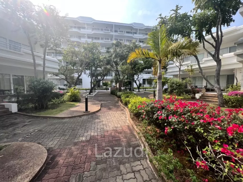 KREDSAI : 2 storey 7 bed freehold beachfront villa