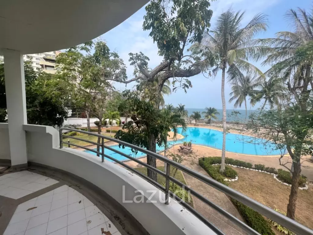 KREDSAI : 2 storey 7 bed freehold beachfront villa