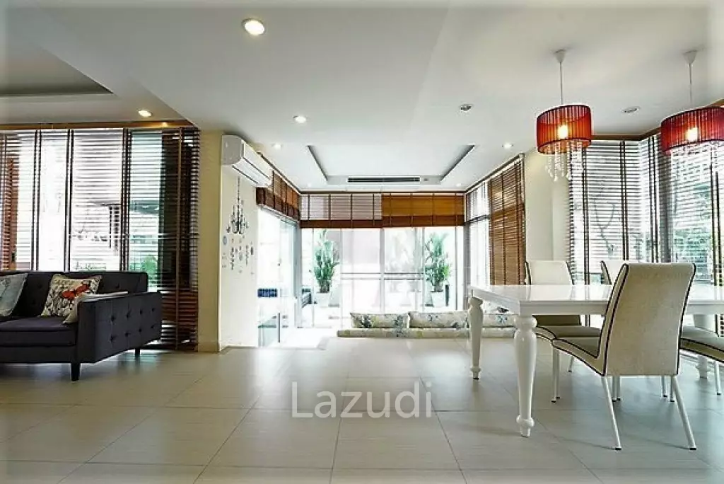 VIMANLAY: Modern 4 Bed Beachfront Pool Villa