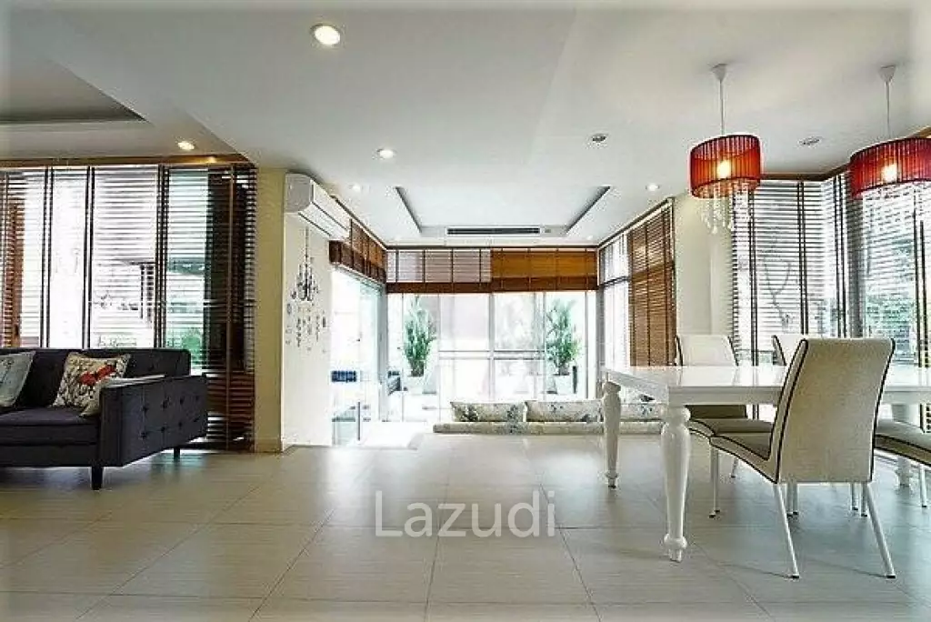 VIMANLAY: Modern 4 Bed Beachfront Pool Villa