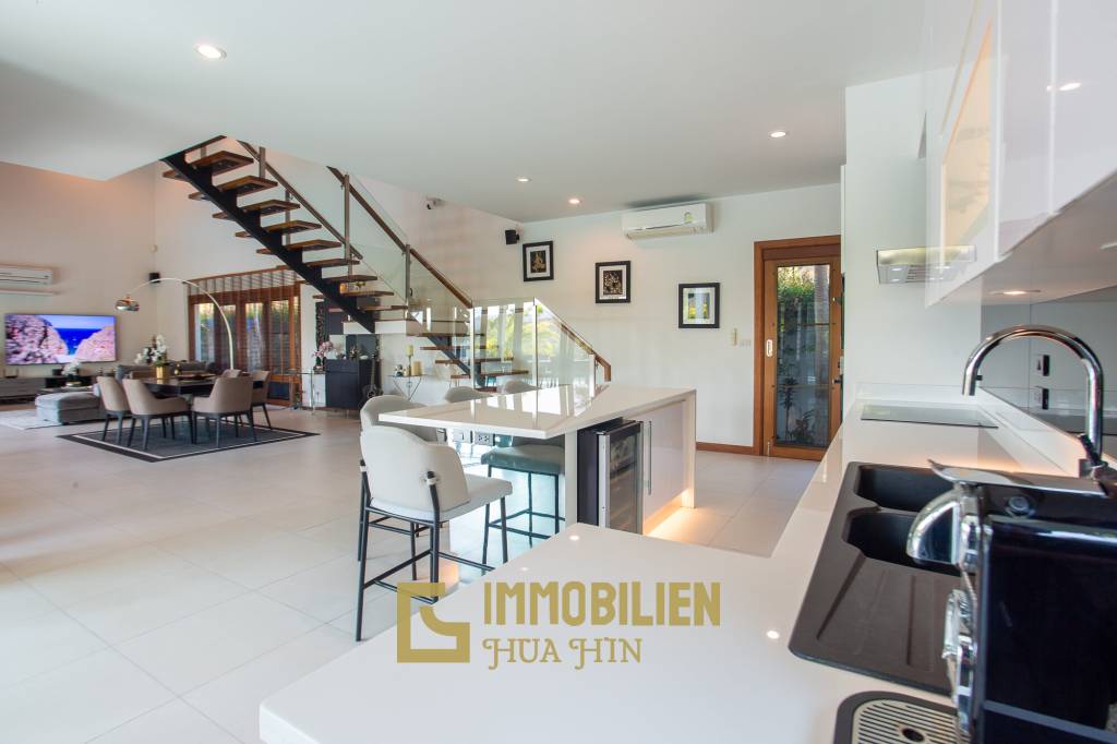 491 qm Wohnfläche / hochwertig Ausgestattet / Bergblick