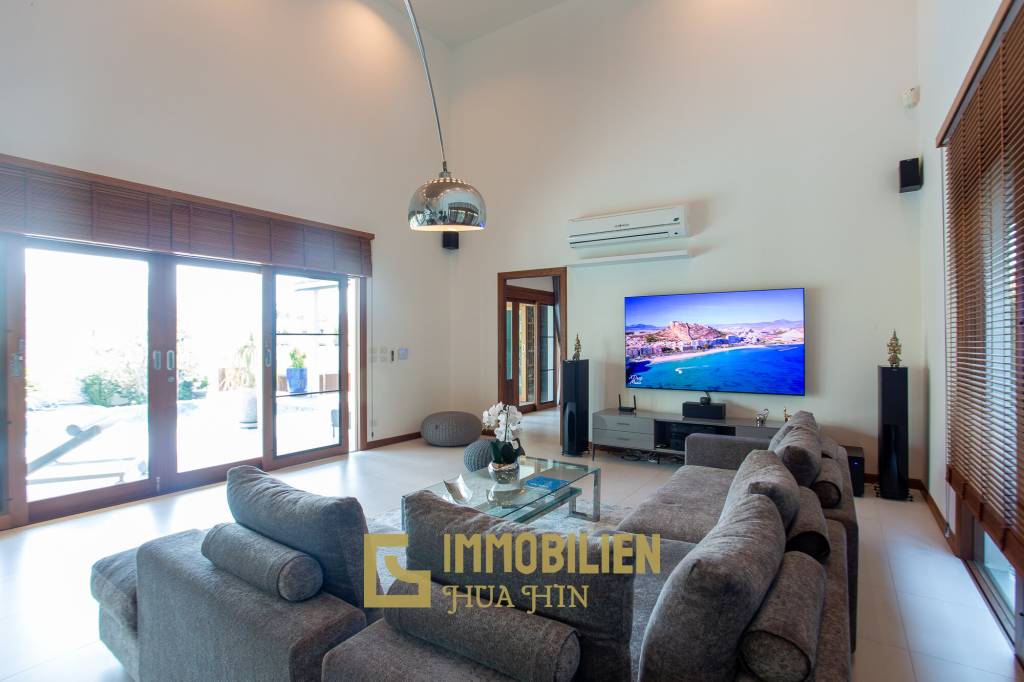 491 qm Wohnfläche / hochwertig Ausgestattet / Bergblick