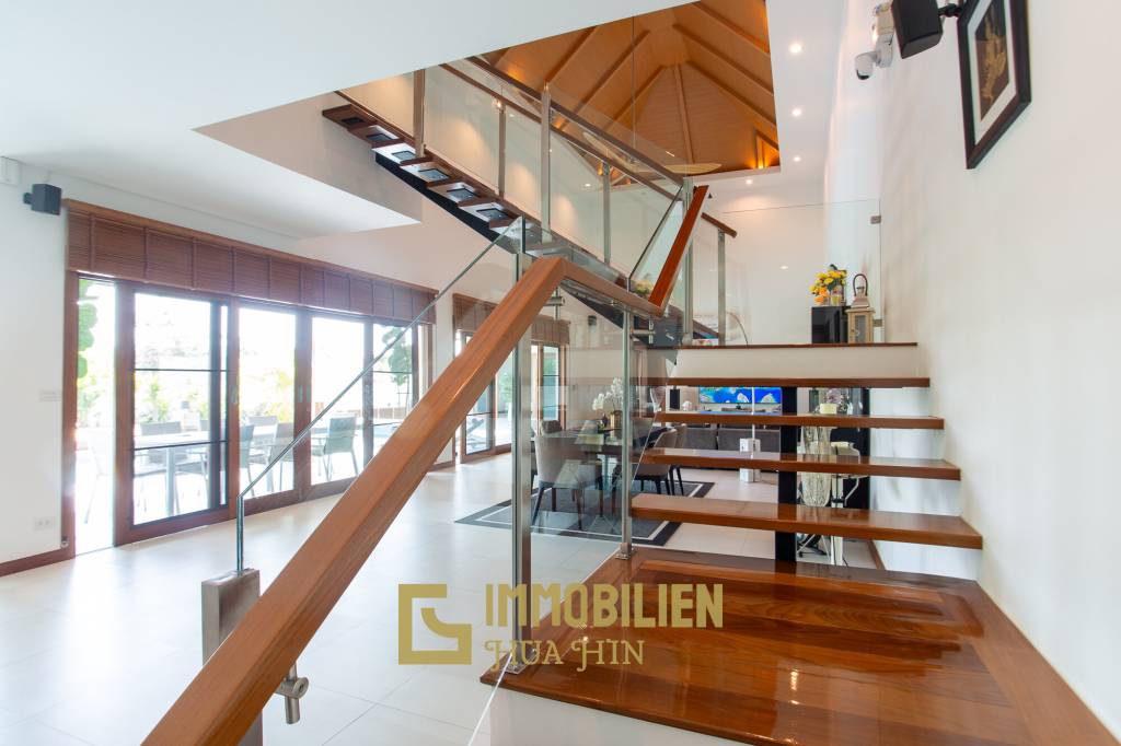 491 qm Wohnfläche / hochwertig Ausgestattet / Bergblick