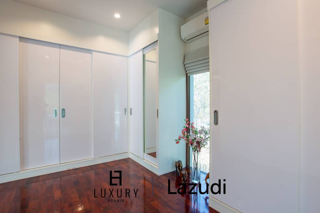 640 平方米 4 床 4 洗澡 别墅 对于 销售