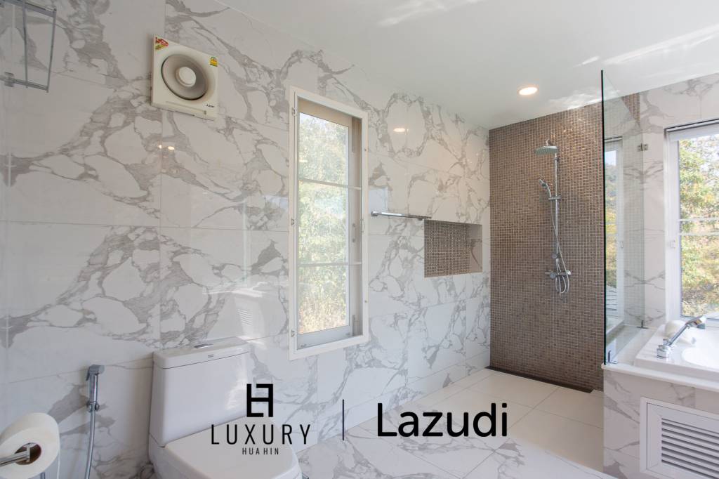 640 平方米 4 床 4 洗澡 别墅 对于 销售