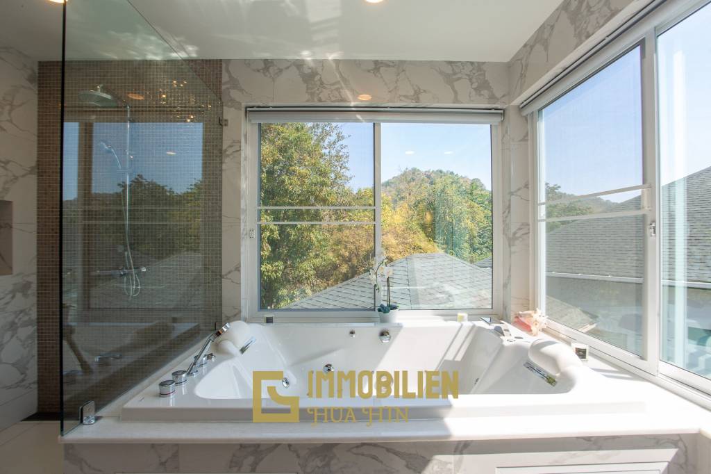 491 qm Wohnfläche / hochwertig Ausgestattet / Bergblick