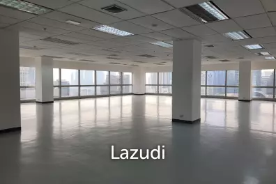 229 sqm Corner Office for Rent at Sermmit Tower Sukhumvit Bangkok