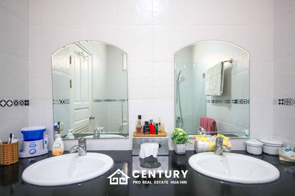 ORCHID PARADISE HOME : 3 bed corner plot pool villa