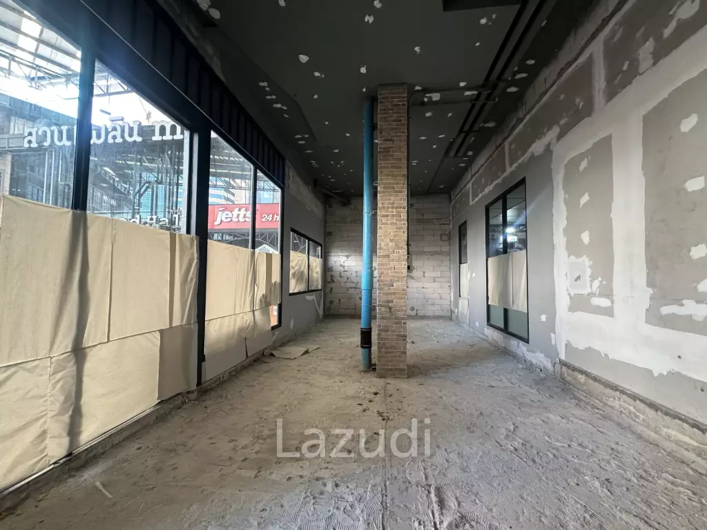 73 sqm Retail Space for Lease in Khlong Toei Bangkok