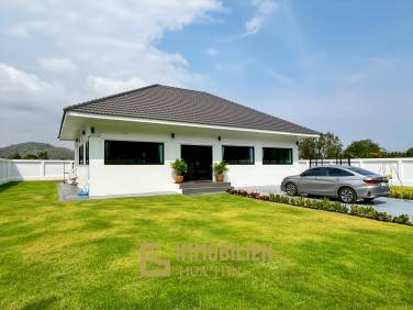 Bergblick / 800 qm Grundstück / voll möbliert