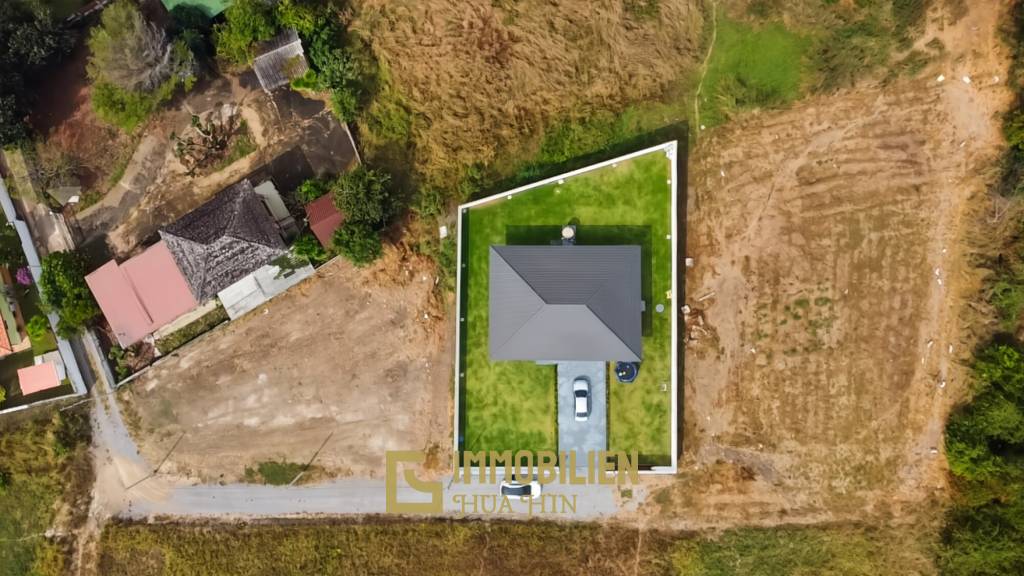 Bergblick / 800 qm Grundstück / voll möbliert