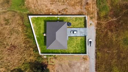 Bergblick / 800 qm Grundstück / voll möbliert