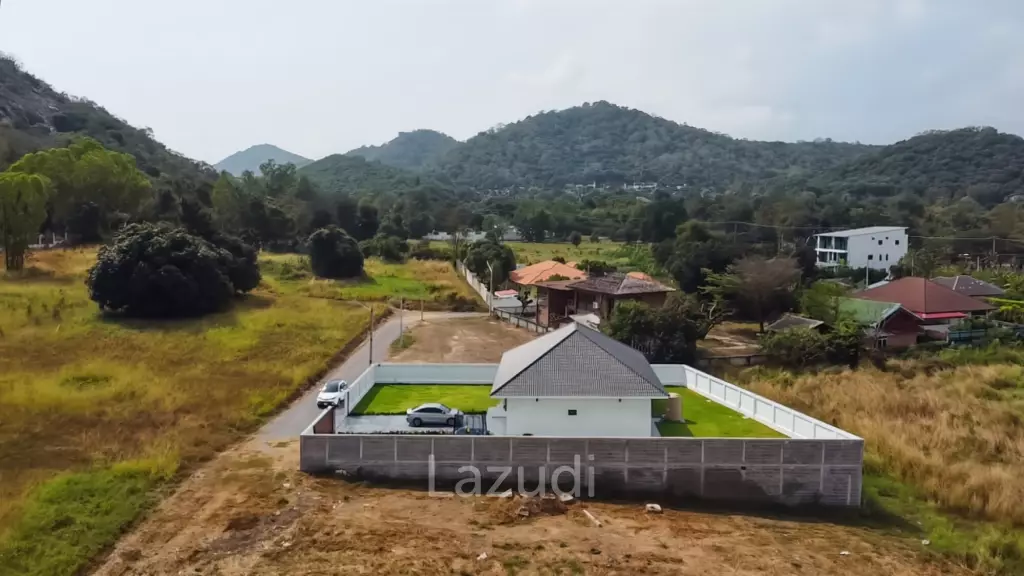 บ้านเดี่ยวชั้นเดียว 140 ตร.ม. บนที่ดิน 800 ตร.ม. วิวเขาสวยงามในเขาเต่า