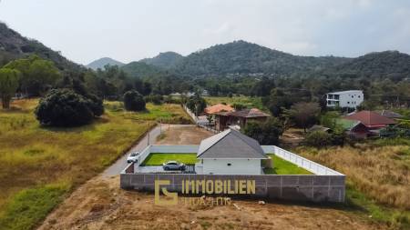 Bergblick / 800 qm Grundstück / voll möbliert