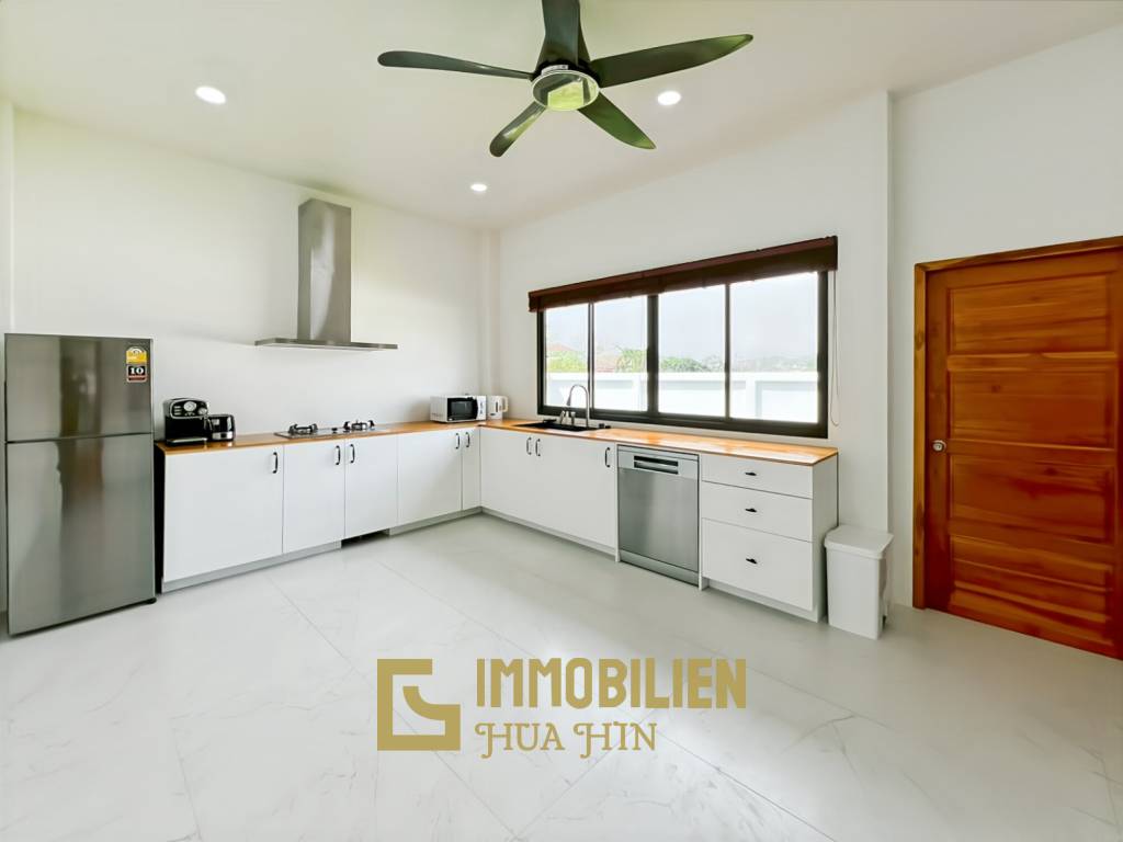 Bergblick / 800 qm Grundstück / voll möbliert