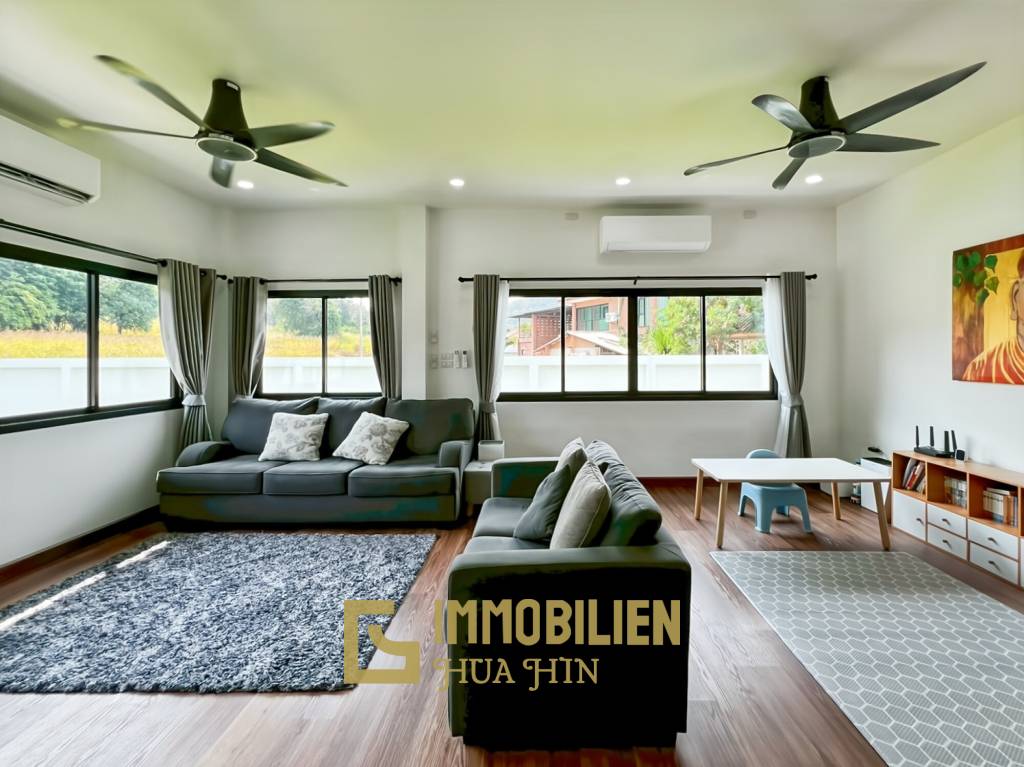 Bergblick / 800 qm Grundstück / voll möbliert