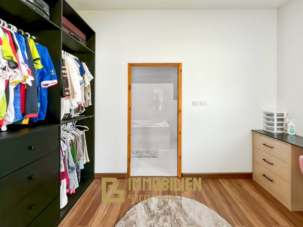 Bergblick / 800 qm Grundstück / voll möbliert